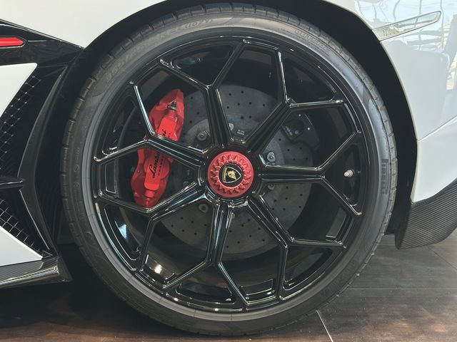 LAMBORGHINI Aventador