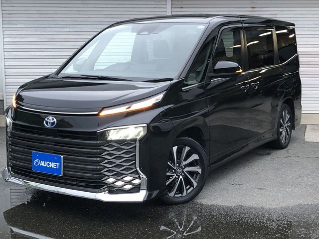 VOXY HYBRID
