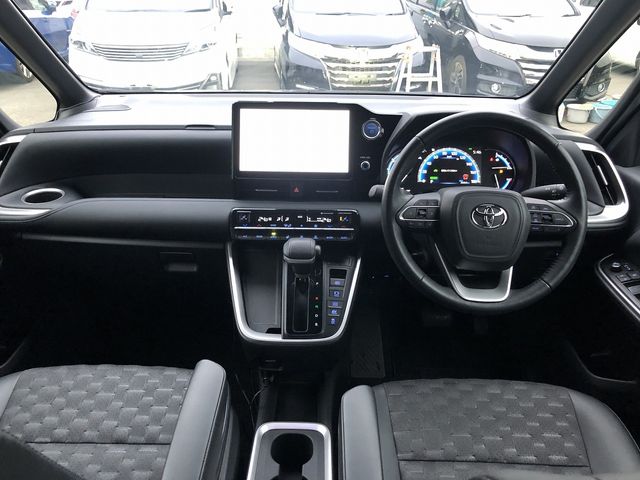 VOXY HYBRID