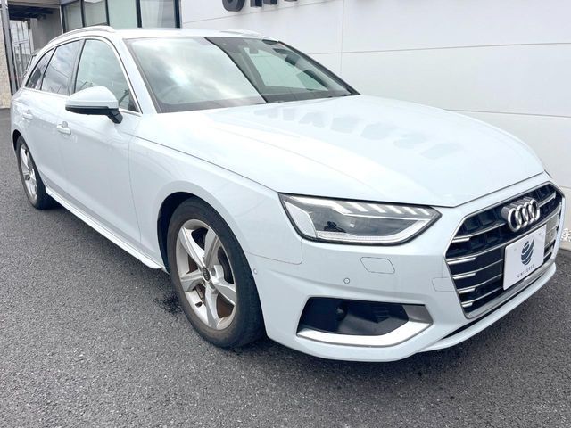 AUDI A4 AVANT