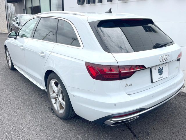 AUDI A4 AVANT