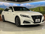 CROWN sedan hybrid