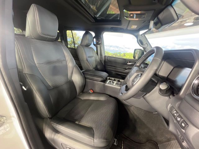 LANDCRUISER 250