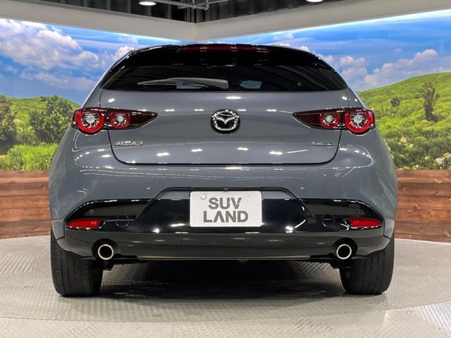 MAZDA3 FASTBACK
