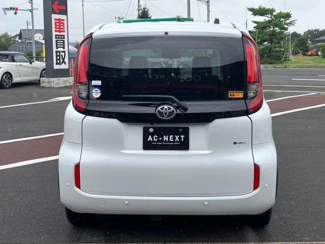 SIENTA HYBRID