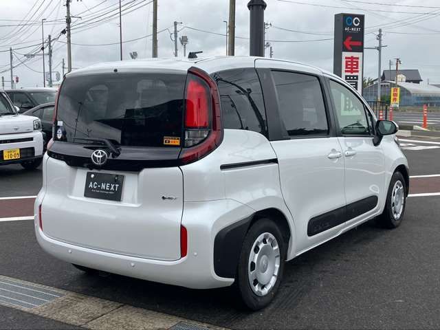 SIENTA HYBRID