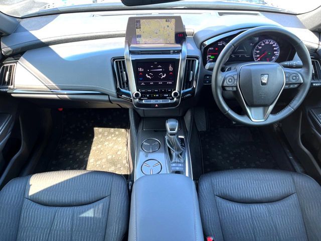CROWN sedan hybrid