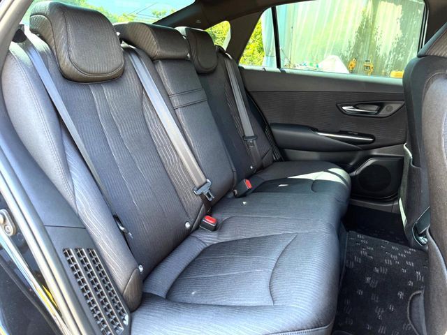 CROWN sedan hybrid