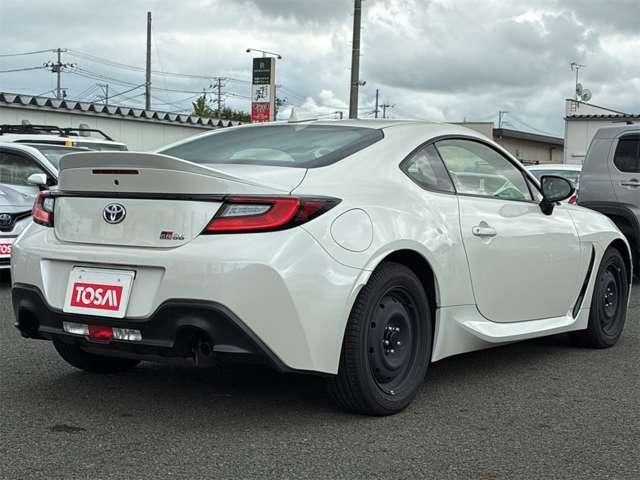 GR86