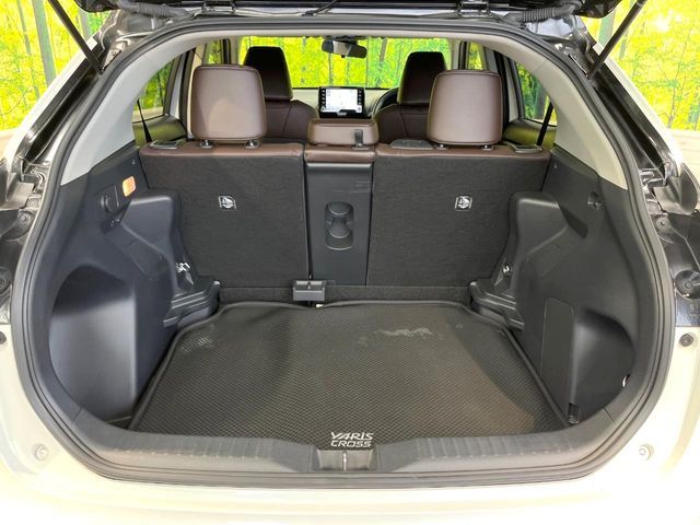 YARIS CROSS