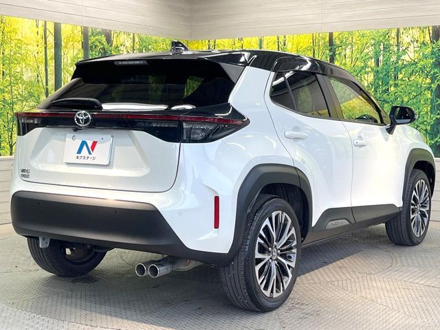 YARIS CROSS