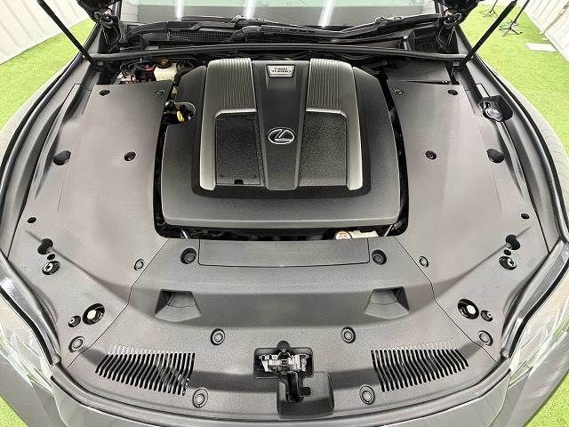 LEXUS LS500 4WD