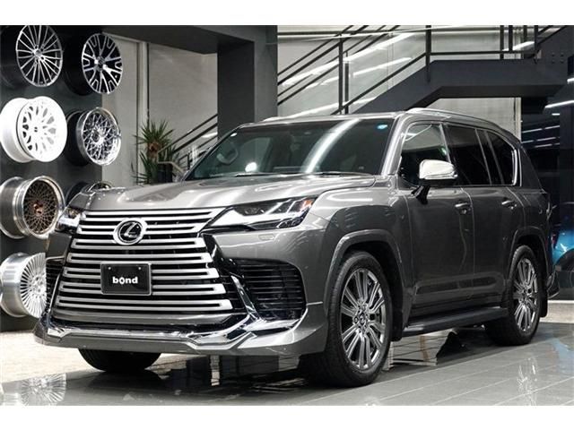 LEXUS LX600