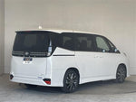 VOXY HYBRID