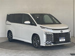VOXY HYBRID
