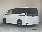 VOXY HYBRID