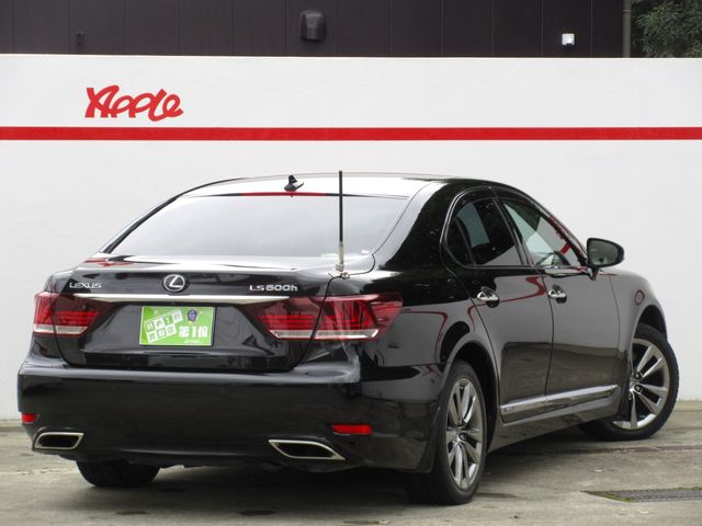 LEXUS LS600h