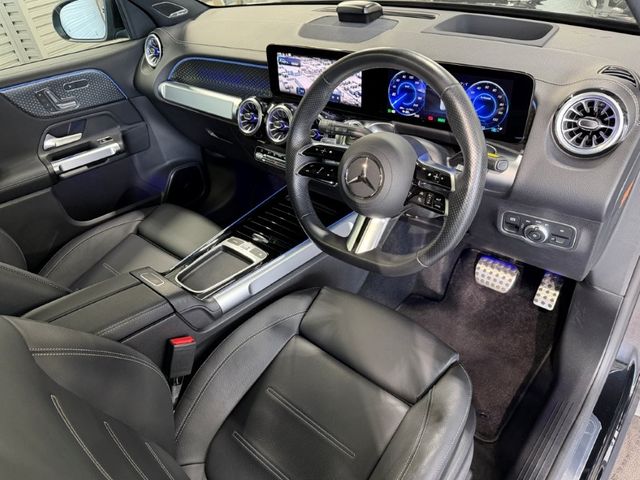 MERCEDES BENZ EQB