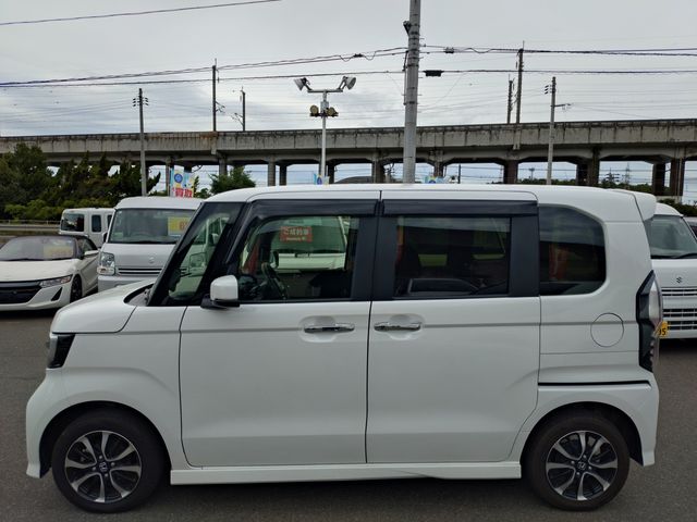N BOX CUSTOM 4WD