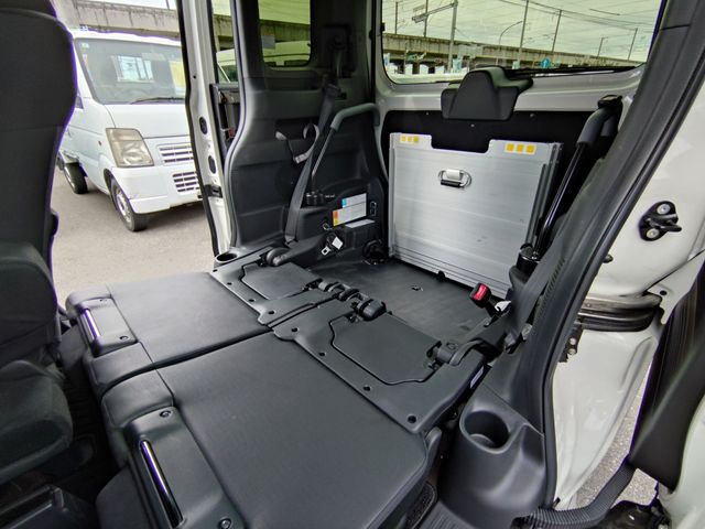 N BOX CUSTOM 4WD