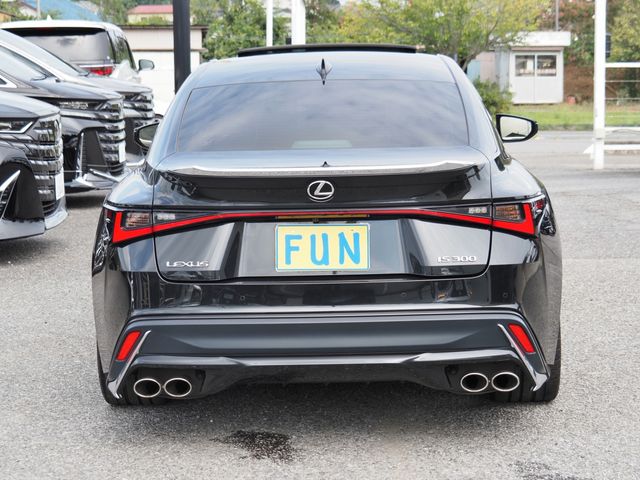 LEXUS IS300