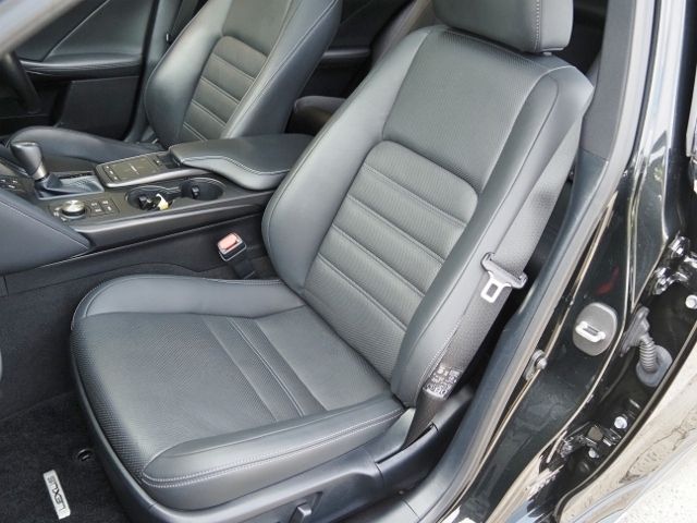 LEXUS IS300
