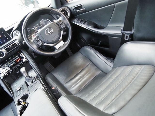 LEXUS IS300