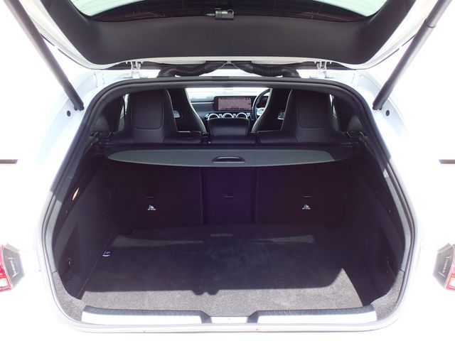 MERCEDES BENZ CLA Shooting Brake