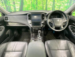 CROWN sedan hybrid