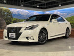 CROWN sedan hybrid