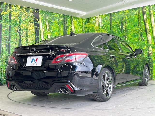 CROWN sedan hybrid