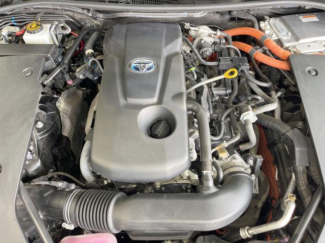 CROWN sedan hybrid
