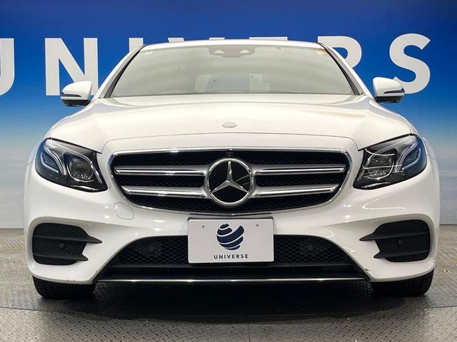 MERCEDES BENZ E class sedan