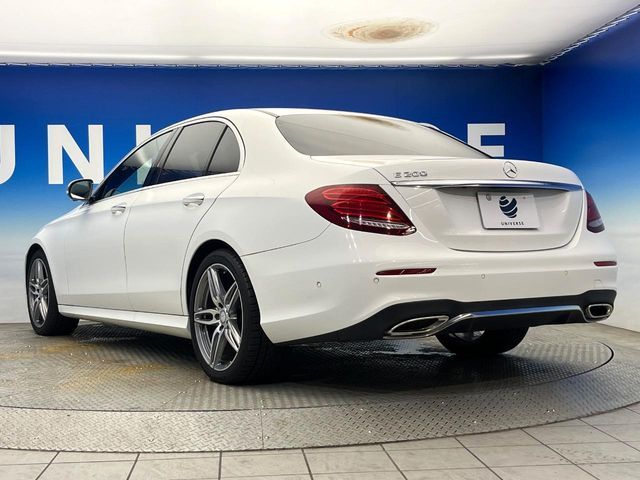 MERCEDES BENZ E class sedan