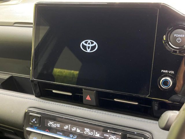 VOXY HYBRID