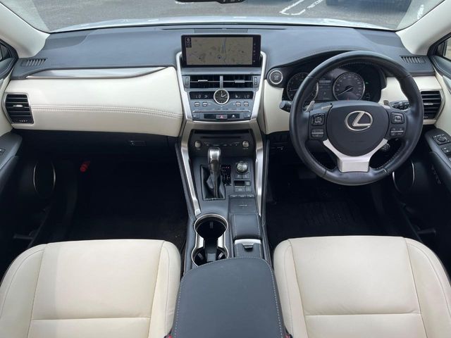 LEXUS NX300 AWD