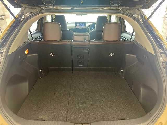 YARIS CROSS