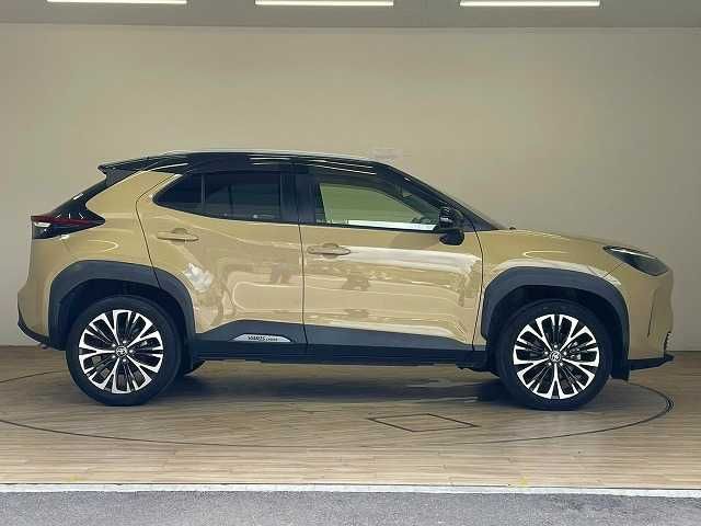 YARIS CROSS