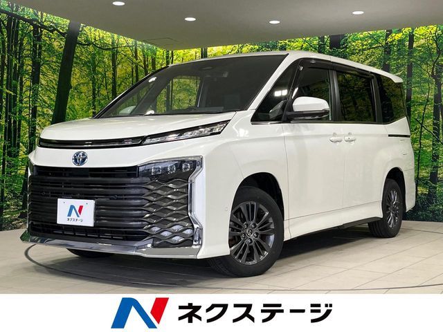 VOXY HYBRID 4WD