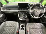 VOXY HYBRID 4WD