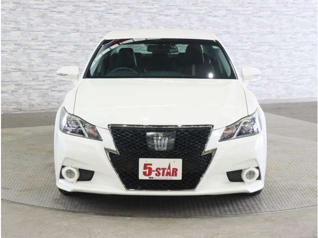 CROWN sedan hybrid