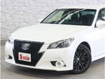 CROWN sedan hybrid