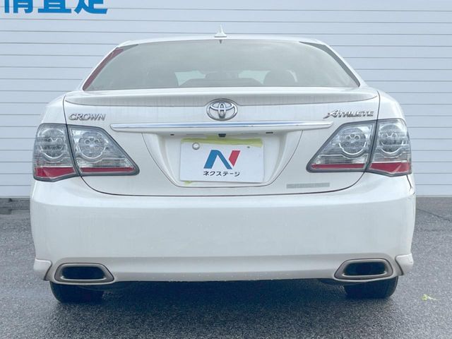 CROWN sedan