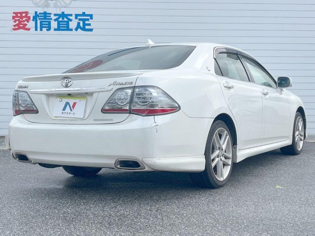 CROWN sedan
