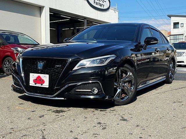 CROWN sedan hybrid