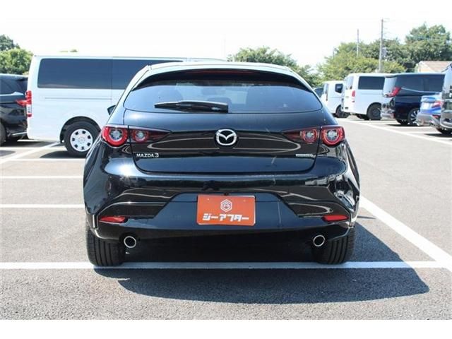 MAZDA3 FASTBACK
