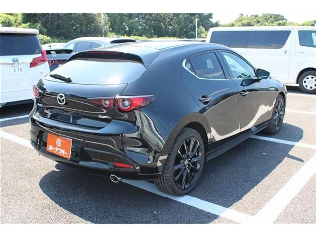 MAZDA3 FASTBACK