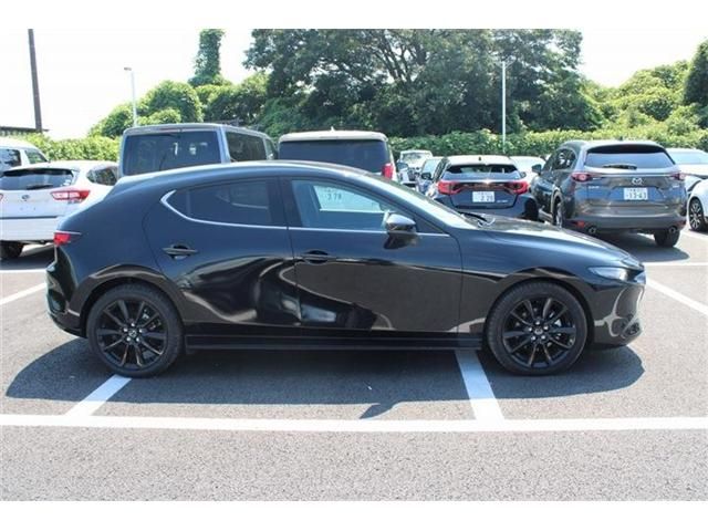 MAZDA3 FASTBACK