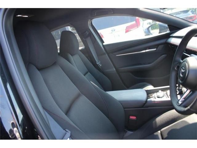 MAZDA3 FASTBACK