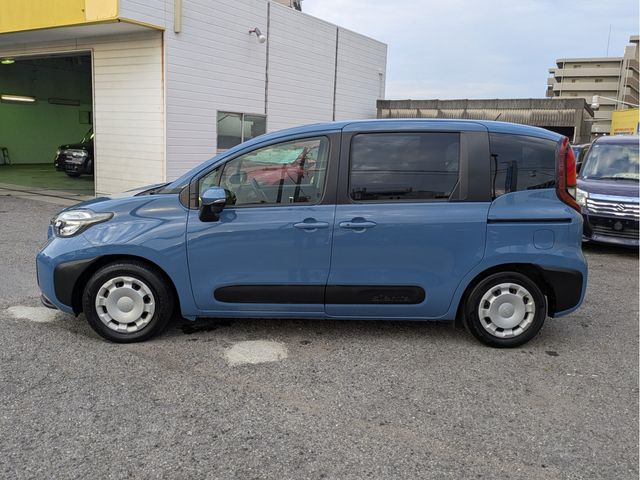 SIENTA HYBRID